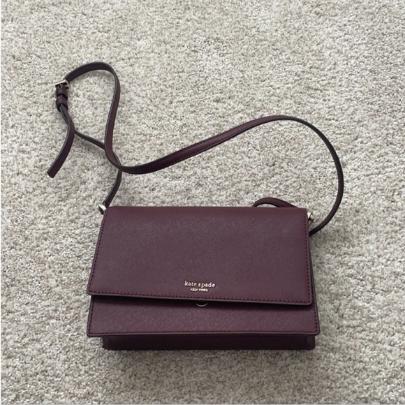 Kate Spade Maroon Crossbody Bag with Gold Chain Strap. - Picture 8 of 9
